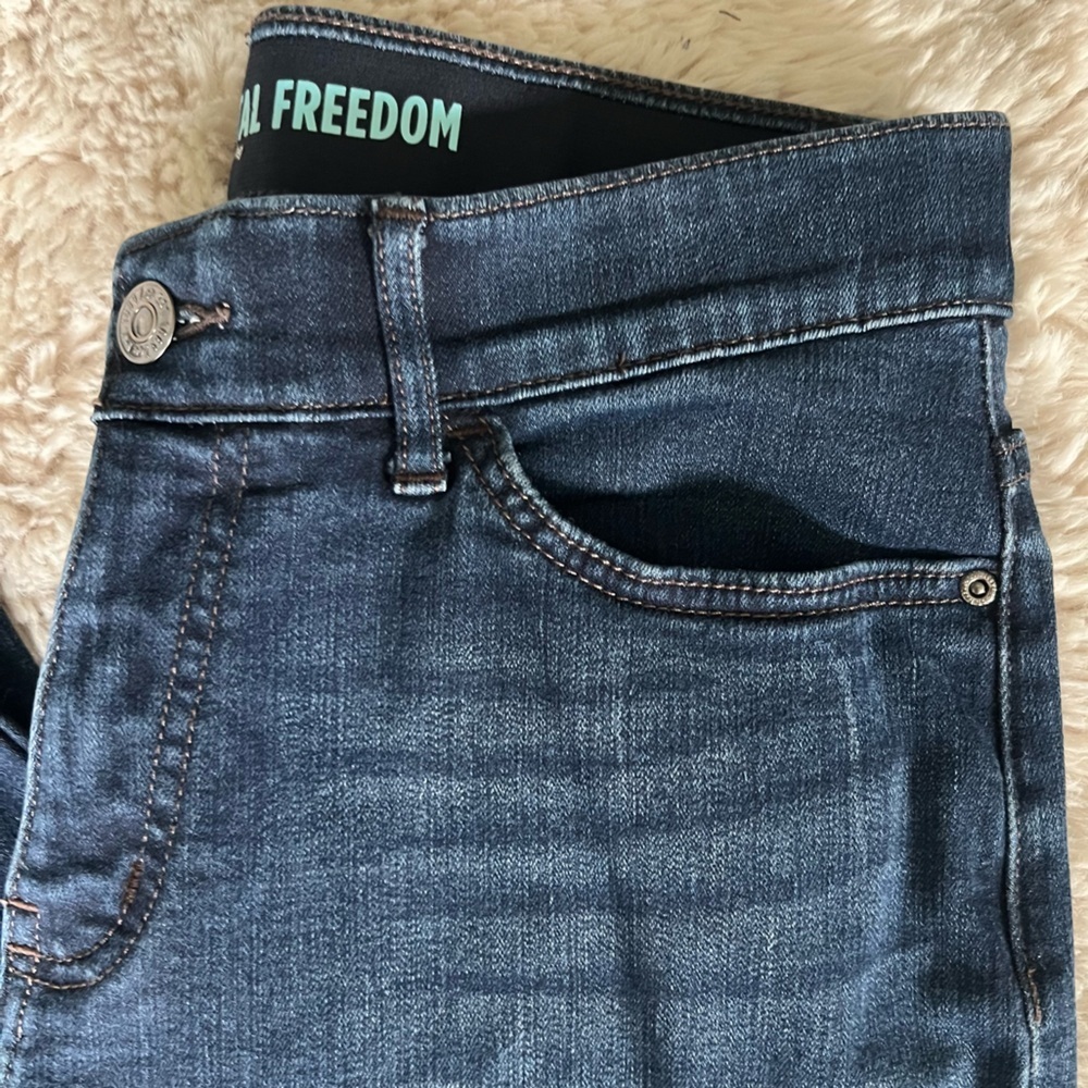 Lee Modern Series Total Freedom Straight Leg Jeans - 10 Medium - Picture 8 of 13